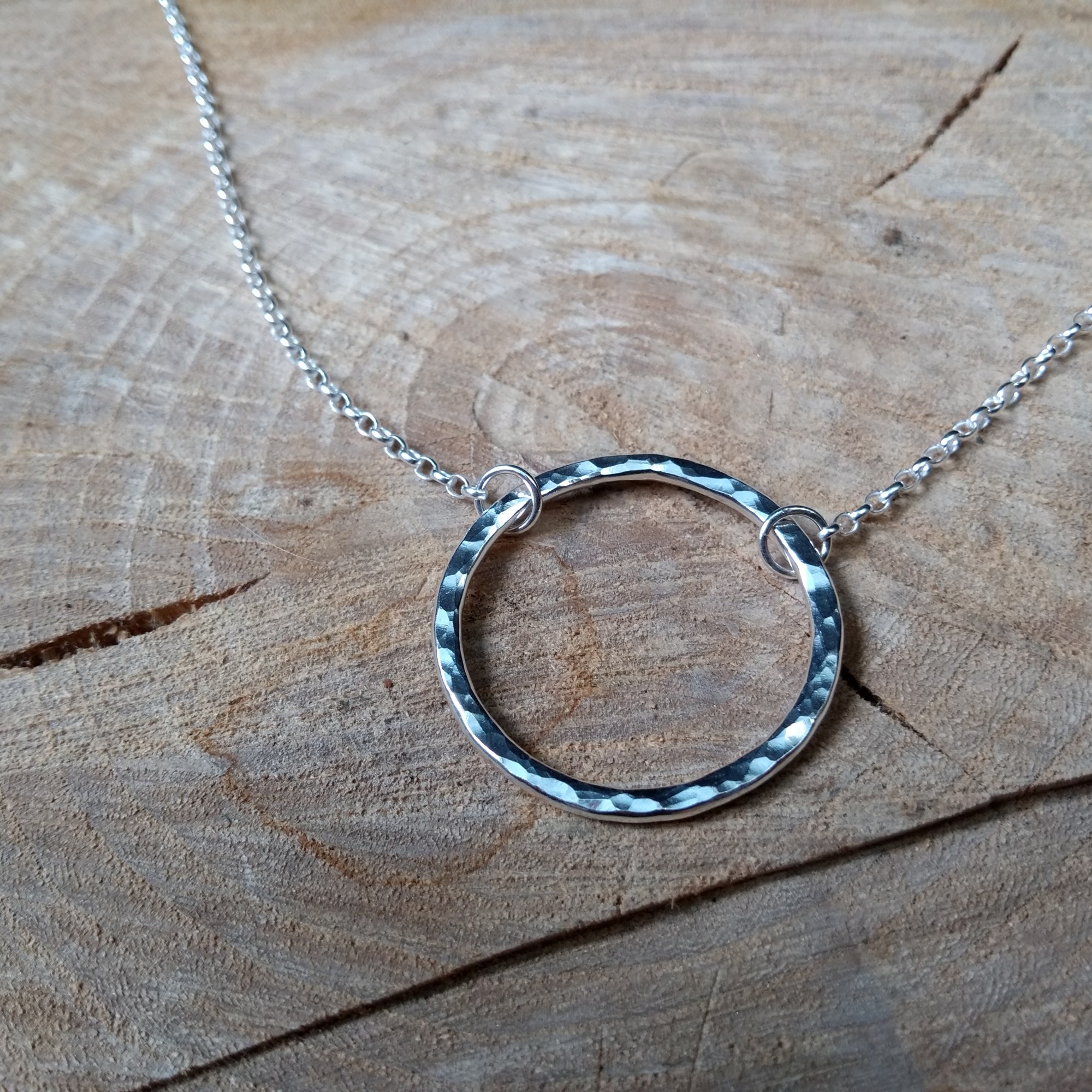 Silver hammered circle necklace